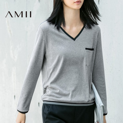 Amii[极简主义]2017春装季新款大码V领条纹长袖T恤女装宽松打底衫