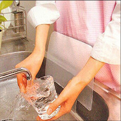 创意厨具 厨房防水挡板 水槽篮挡水板带吸盘 水池洗碗洗菜防溅水