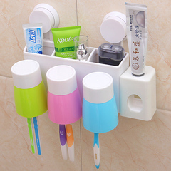 韩国吸壁式牙刷架免打孔塑料壁挂套装漱口杯卫生间吸盘挂牙刷架